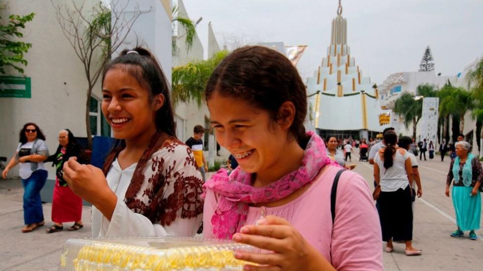 La iglesia de La Luz del Mundo asegura tener unos 5 millones de seguidores en 58 países del mundo, de los cuales 1,5 millones están en México.