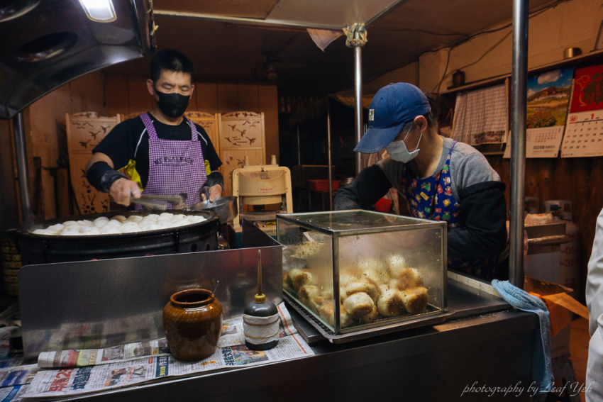 曾記老牌水煎包,老街溪水煎包,老街溪美食小吃,中壢美食小吃,中壢排隊水煎包,中壢國小水煎包