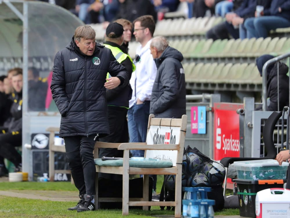 Lübecks Trainer Jens Martens (IMAGO/nordphoto GmbH / Tauchnitz)