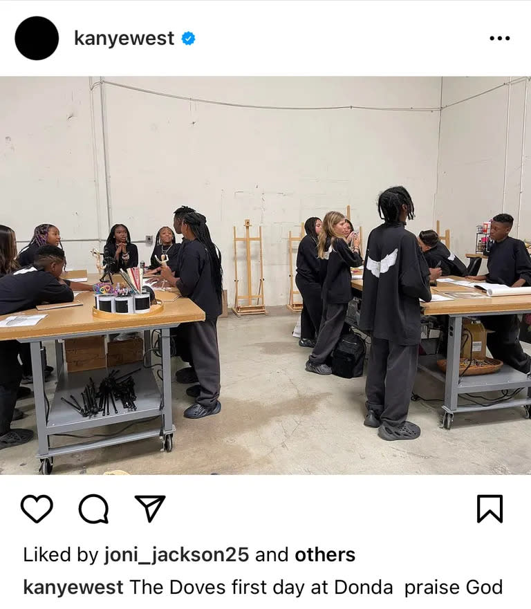 “Las palomas en su primer día en Donda Academy”, escribió West en una publicación (captura de Instagram)