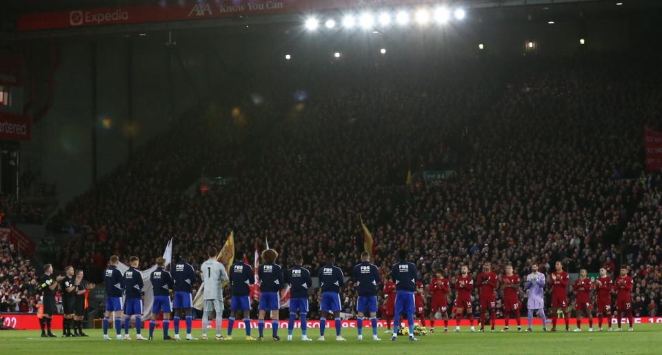 Players of Liverpool and Leicester City pay tribute to Brazilian legend Pele (EPA)