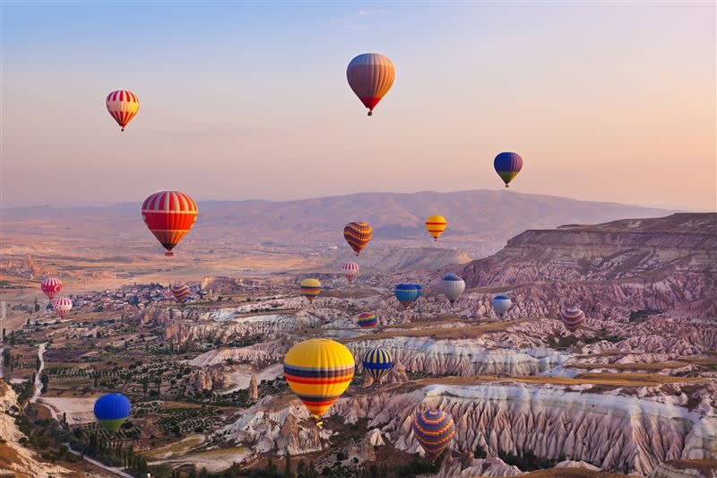 土耳其指定行程可搭乘熱氣球，10天最低54,900元起。（圖／可樂旅遊提供）