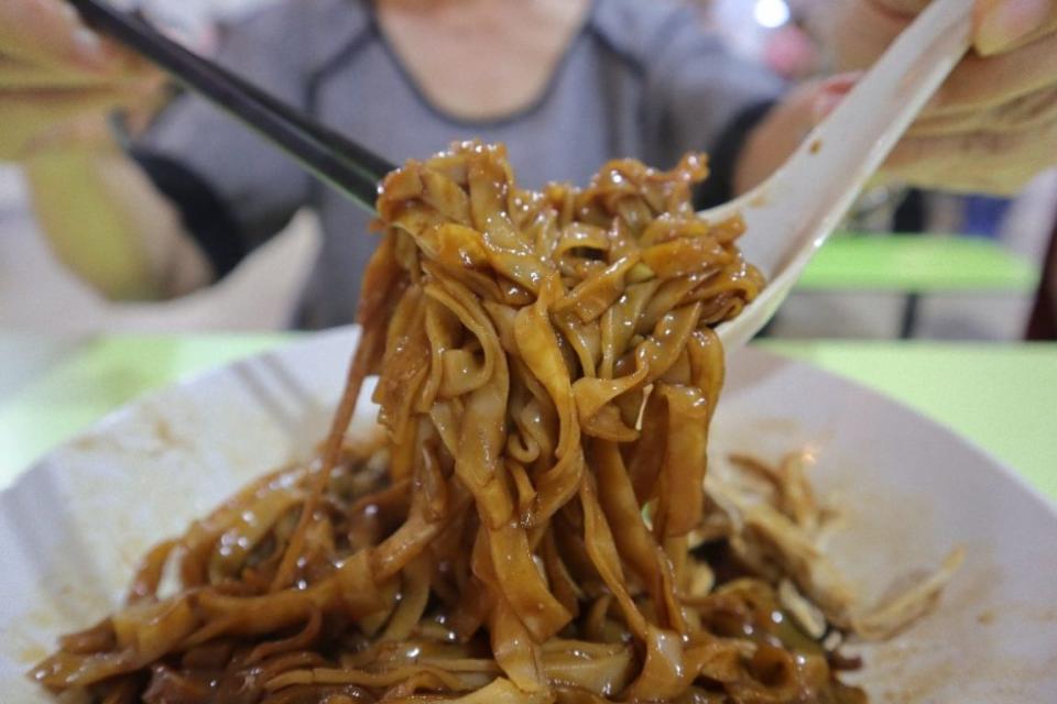 hk wanton mee - hor fun closeup