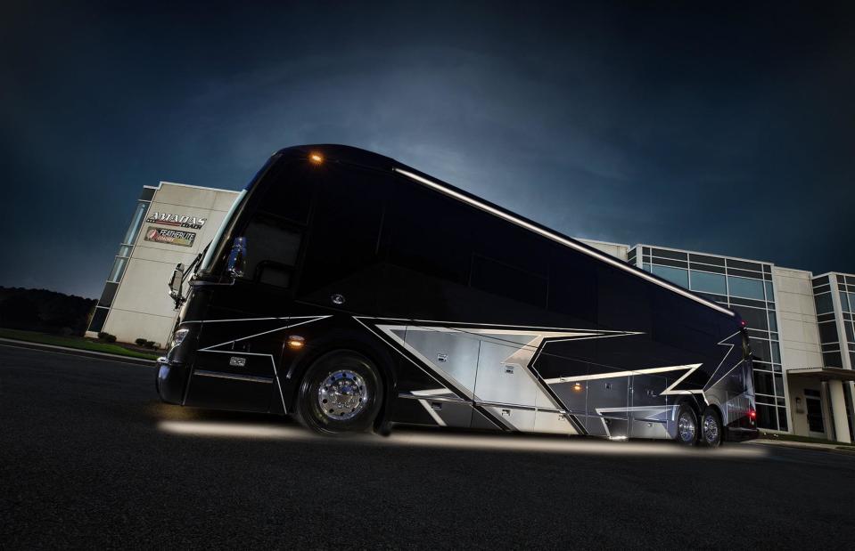 <p>Featherlite Coaches</p>