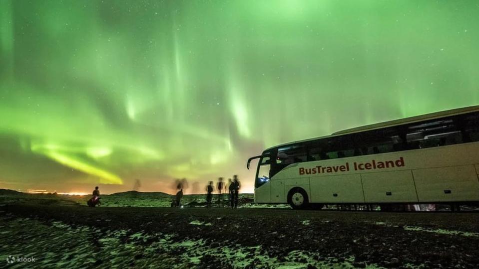 Northern Lights Bus Tour from Reykjavik. (Photo: Klook SG)