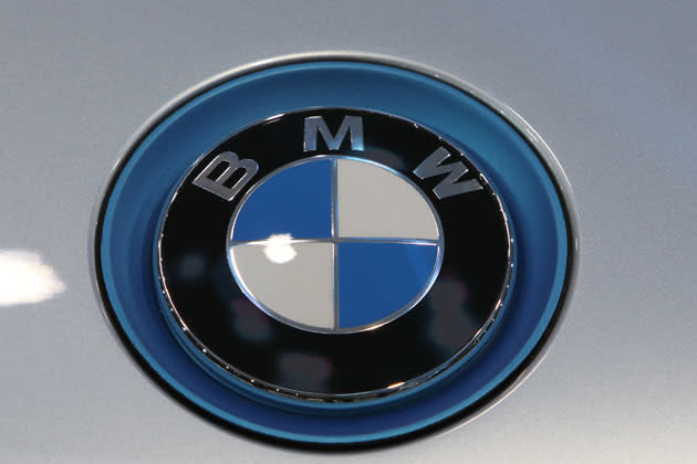 <b>BMW zahlt für Hoch Cooper</b><br><br> Im Februar hatte man in der PR-Abteilung von BMW die scheinbar geniale Idee, die Patenschaft für das angekündigte Wetterhoch „Cooper“ zu übernehmen. Schließlich passte das hervorragend zum Modell Mini Cooper und günstig war die Patenschaft mit 299 Euro außerdem. In einer breit angelegten Aktion wurden Werbebanner bei Internet-Wetterdiensten gebucht, Plakate im Wetterkarten-Stil gedruckt und Aktionen auf Facebook gestartet. Mini wolle stilecht mit einem eigenen Hoch ins neue Jahr starten, hieß es da, „Es heißt Cooper und sagt uns wunderbares Wetter voraus“. (Bild: AFP)