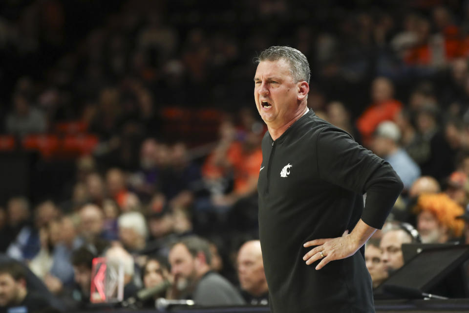 Washington State coach Kyle Smith calls out to players during the first half of the team's NCAA college basketball game against Oregon State on Thursday, Feb. 8, 2024, in Corvallis, Ore. (AP Photo/Amanda Loman)