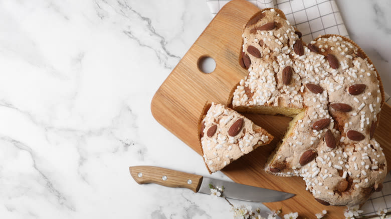 sliced colomba