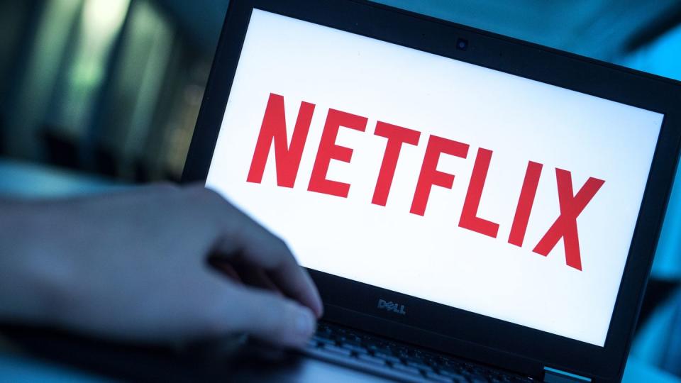 Der Streaminganbieter Netflix erhöht den Preis seines Premium-Zugangs.