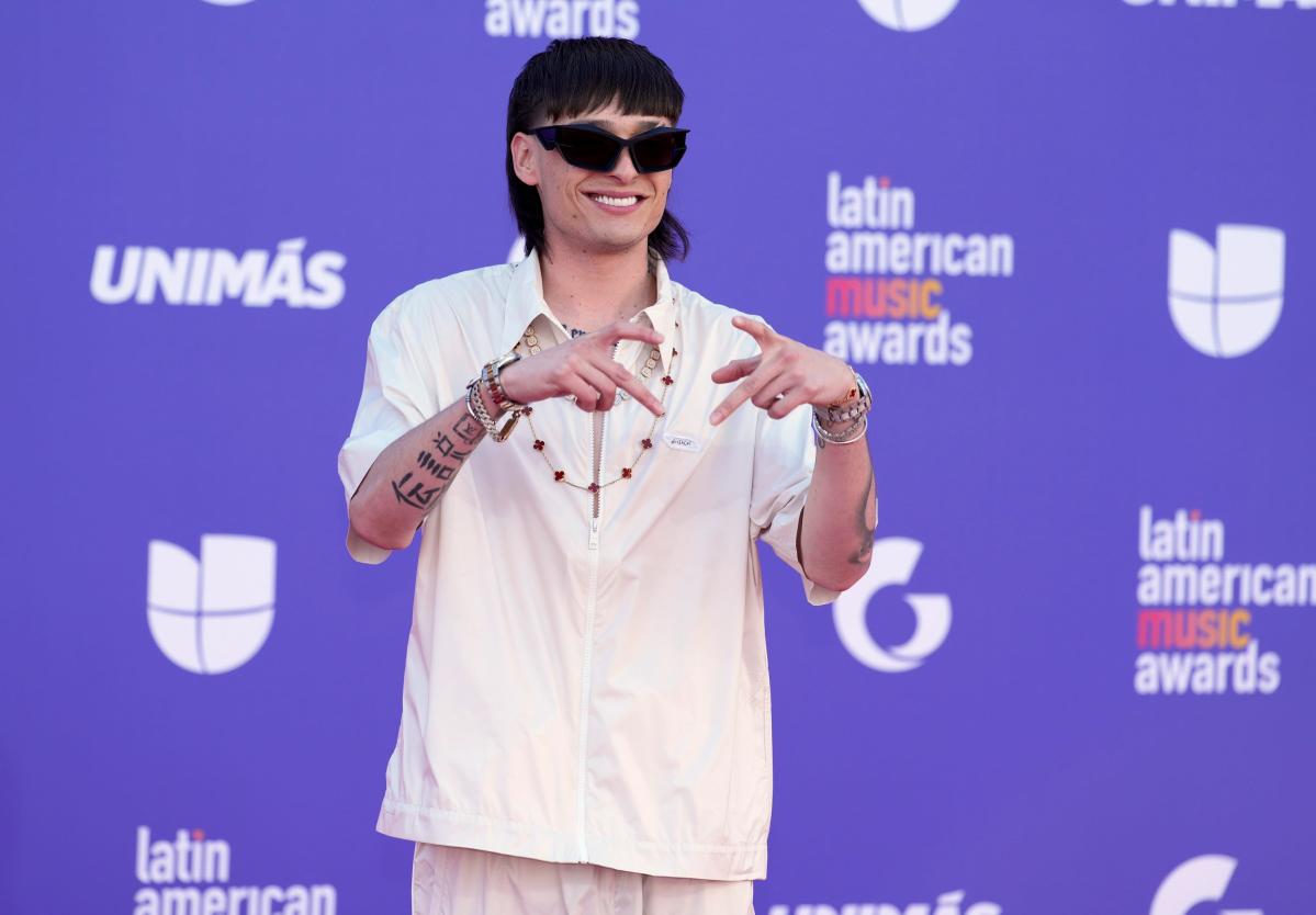 Chart-topping Mexican singer Peso Pluma's Milwaukee concert postponed