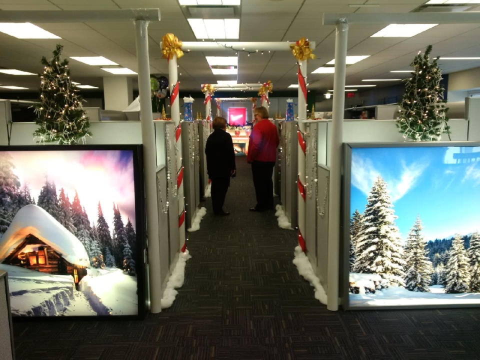 <p>These employees have turned their workplace into their very own ski resort.</p>