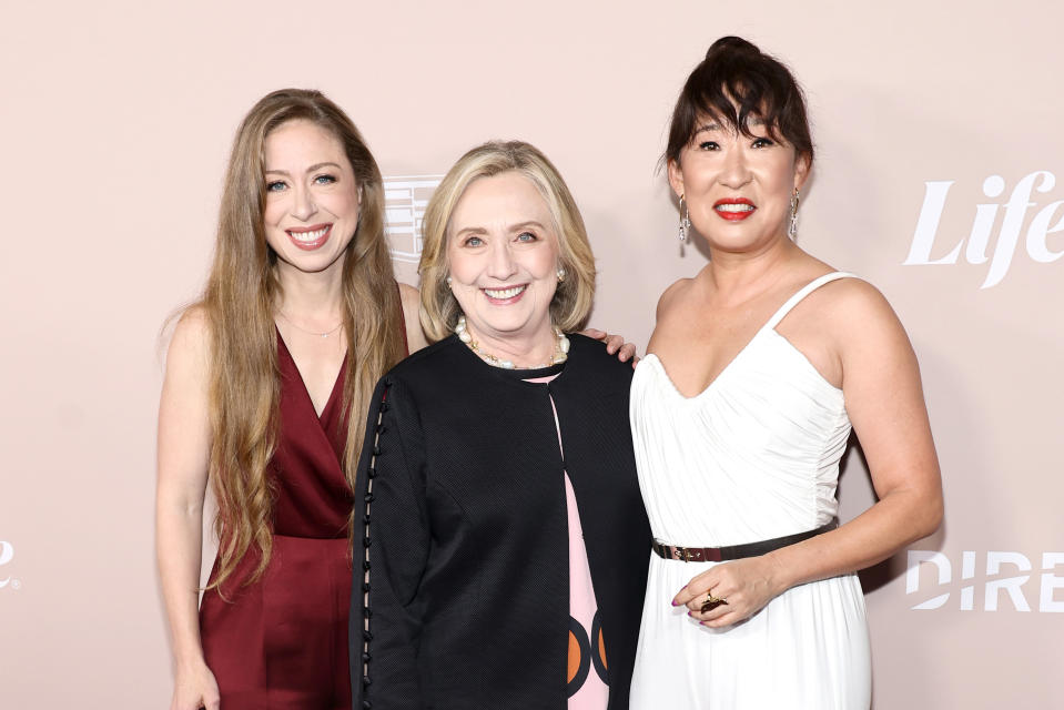 BEVERLY HILLS, CALIFORNIA - SEPTEMBER 28: (L-R) Chelsea Clinton, Hillary Clinton, Sandra Oh attend Variety's Power of Women presented by Lifetime at Wallis Annenberg Center for the Performing Arts on September 28, 2022 in Beverly Hills, California. (Photo by Matt Winkelmeyer/Variety via Getty Images)