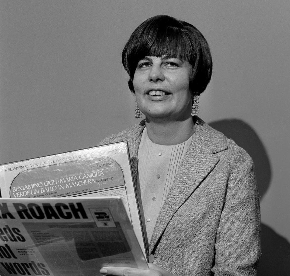 FILE - In this June 1968 file photo, AP Newsfeatures editor Mary Campbell, poses in New York. Mary Campbell, who covered music and theater for four decades at The Associated Press, has died, Friday, Oct. 19, 2012. She was 78 (AP Photo/Bob Wands, File)