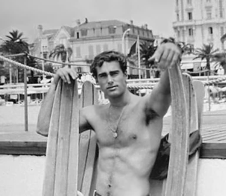 Sean Flynn, hijo del popular actor Errol Flynn, desapareció cuando fue a cubrir, en 1970, la guerra civil camboyana