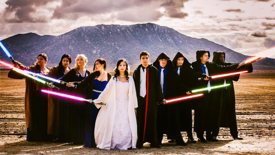 Tous les fans de Star Wars rêvent d'un mariage qui inclut des combats au sabre laser, de longues toges et des invités déguisés en wookie ! La vraie question, c'est : qui va jouer Dark Vador ? 