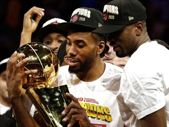 Kawhi Leonard celebrates (EPA)