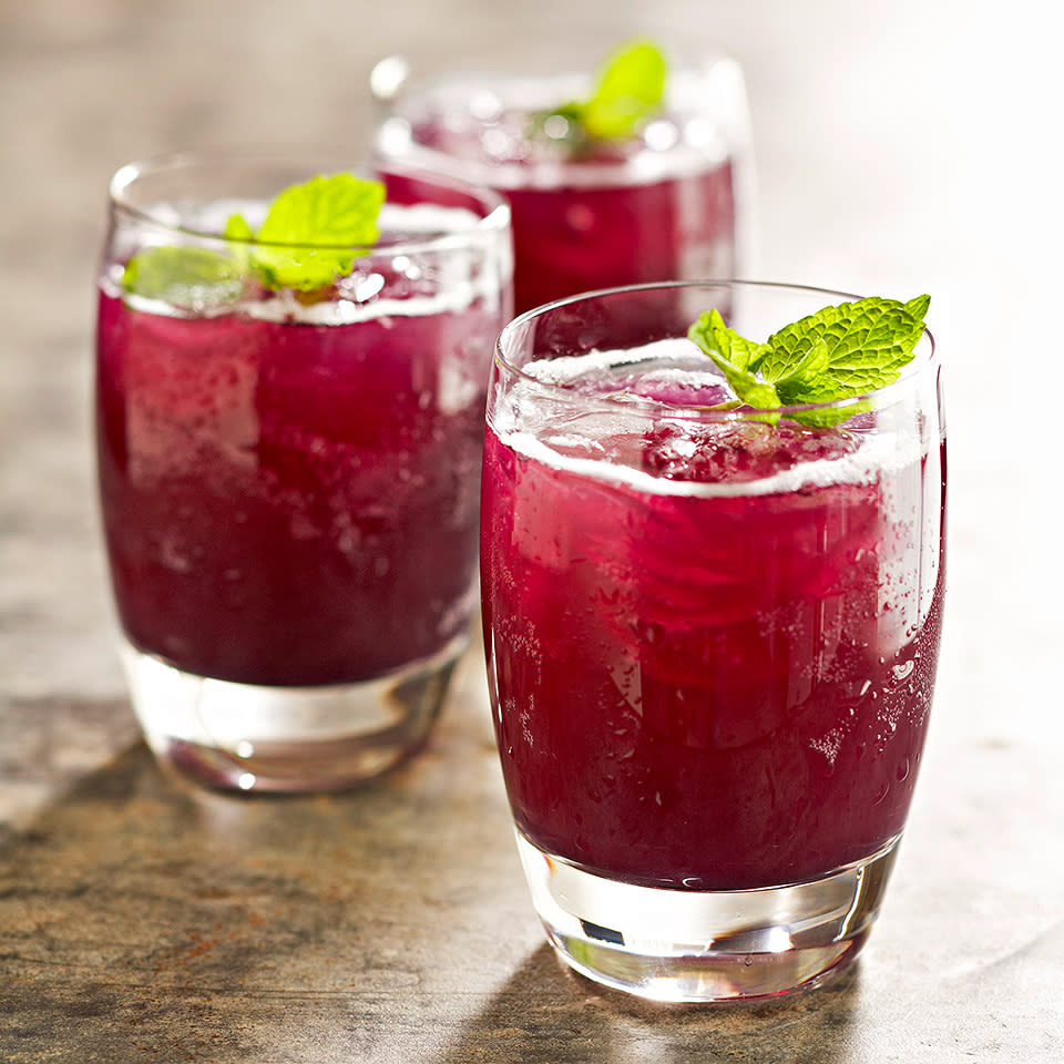 Grape-Pineapple Mint Fizz