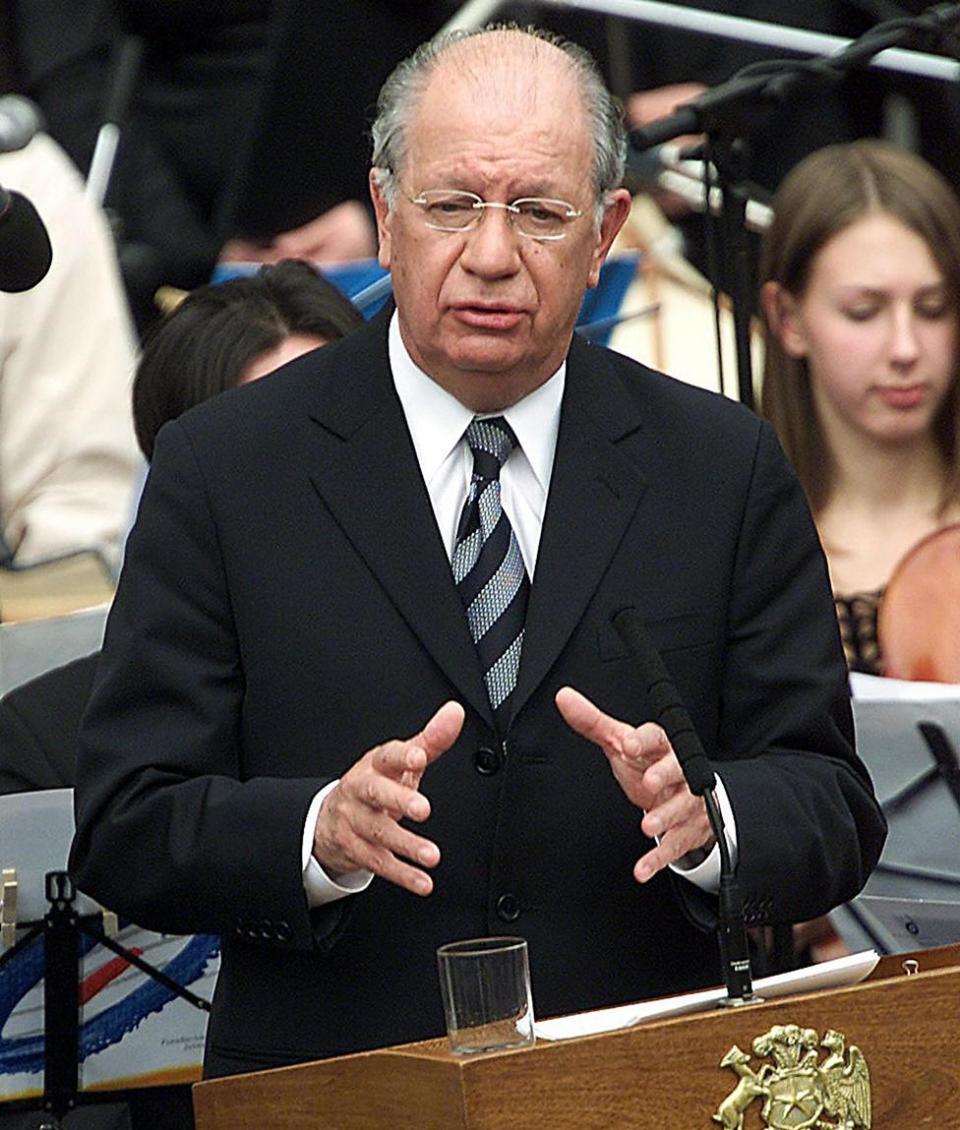 Ricardo Lagos hablando en la Moneda el 11 de septiembre de 2003 