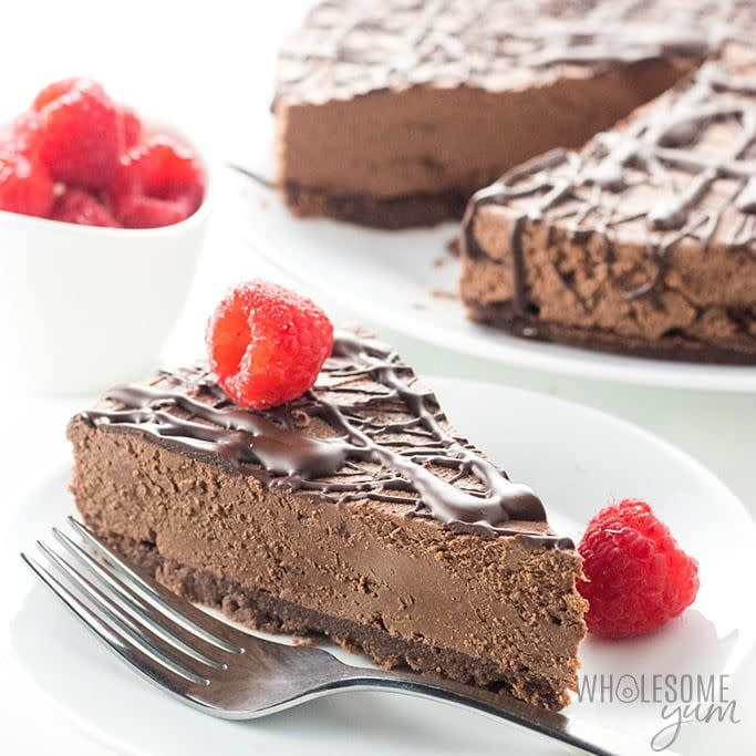 Keto Low-Carb No-Bake Chocolate Cheesecake