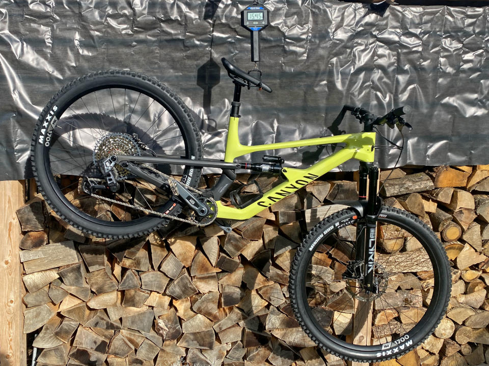 2024 Canyon Spectral CF 9, 140mm carbon trail mountain bike, 15.45kg actual weight