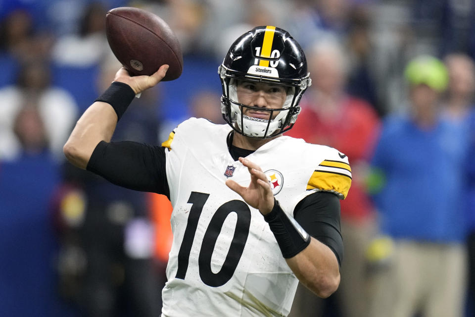 FILE - Pittsburgh Steelers quarterback Mitch Trubisky (10) throws a pass during the second half of an NFL football game against the Indianapolis Colts in Indianapolis, Saturday, Dec. 16, 2023. Trubisky is returning to Buffalo to reprise his roll as Josh Allen's backup after signing a two-year contract with the Bills on Thursday, March 7, 2024. (AP Photo/Michael Conroy, File)