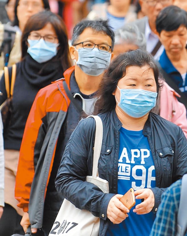 中央氣象局指出，今天投票日全台各地晴朗穩定，但中部以南空品區為「橘色提醒」等級，外出戴口罩。（本報資料照片）