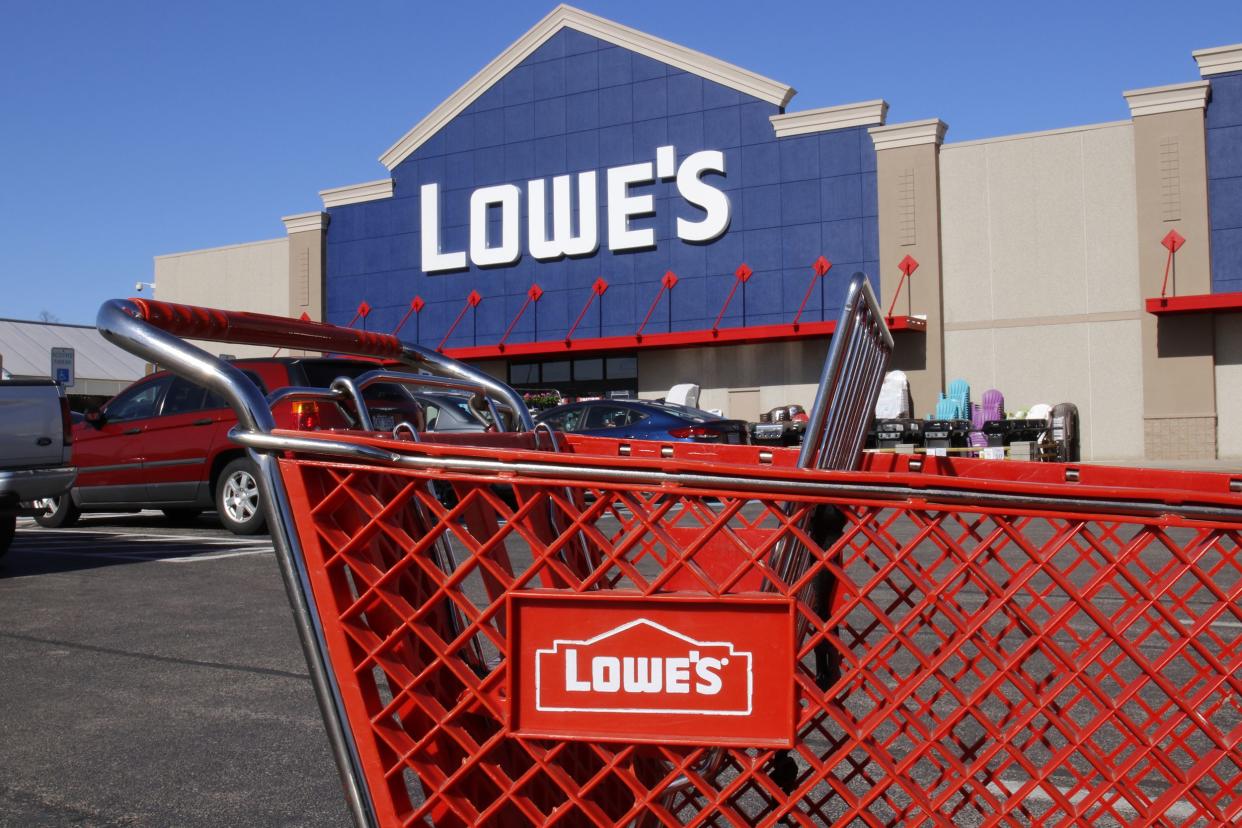 Lowe's shopping cart in front of store