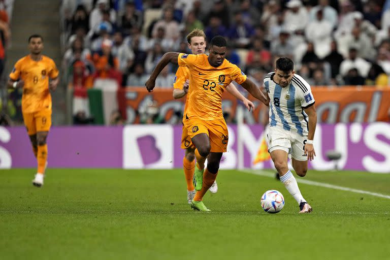 Marcos Acuña durante el partido de fútbol de la Copa Mundial Qatar 2022 entre Argentina y Holanda, en el estadio Lusail, en Qatar