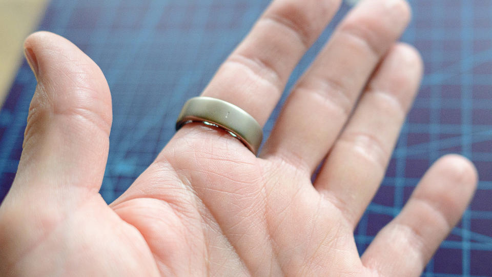 Amazfit Helio ring on a user's finger showing the inside of the ring.