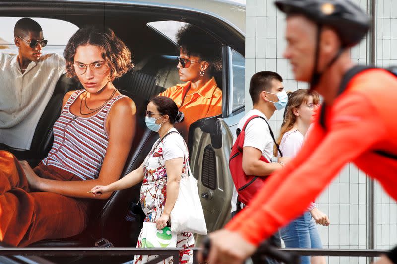 France requires masks inside public places