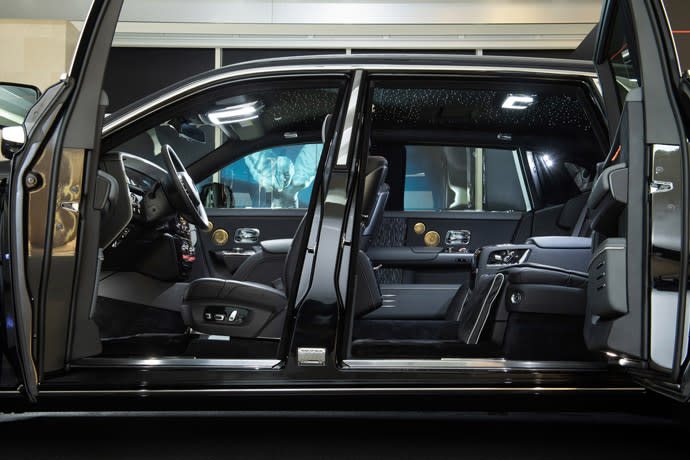 對開式車門一直以來都是Rolls-Royce的特色，而加入「The Embrace」的設計後，乘客只要輕觸按鈕，車門將會自動帶上。 版權所有/汽車視界