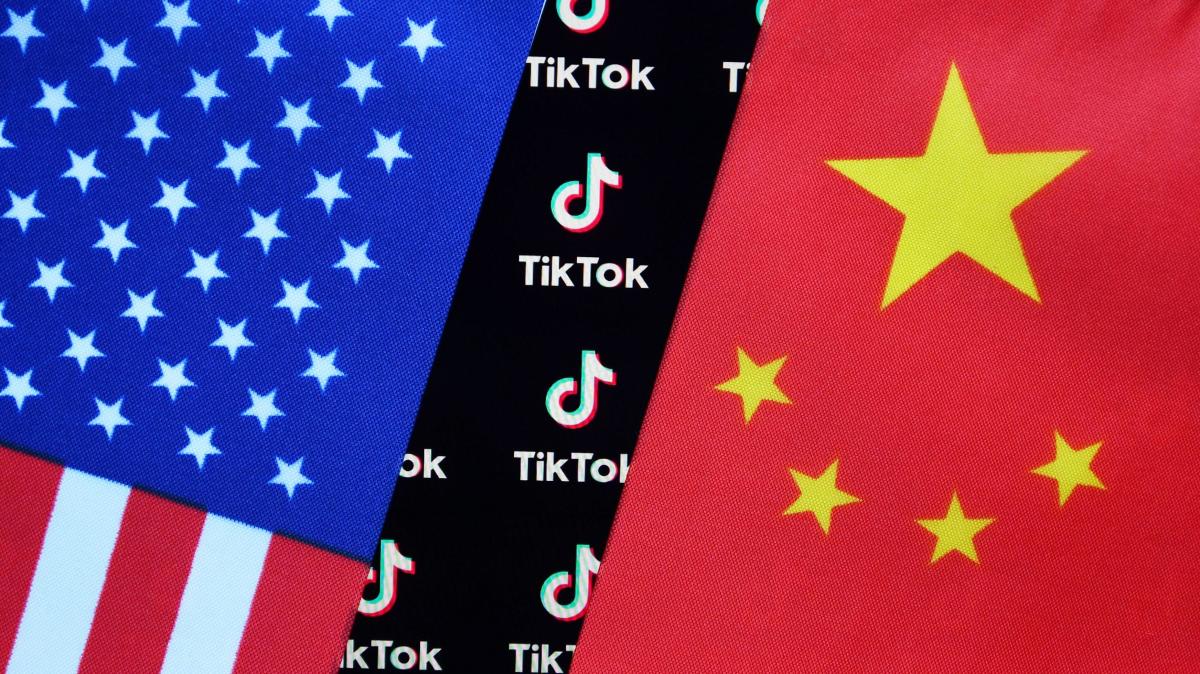 Trump Moves To Ban Tiktok Wechat With Executive Orders 