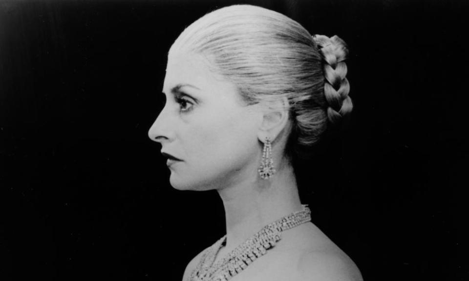 Patti LuPone as Eva Perón in Evita, 1979. Huntley’s wig is specific to historical images of Perón – bleached blond, combed tight, twisted into a braid coiled into a bun above the nape of the neck