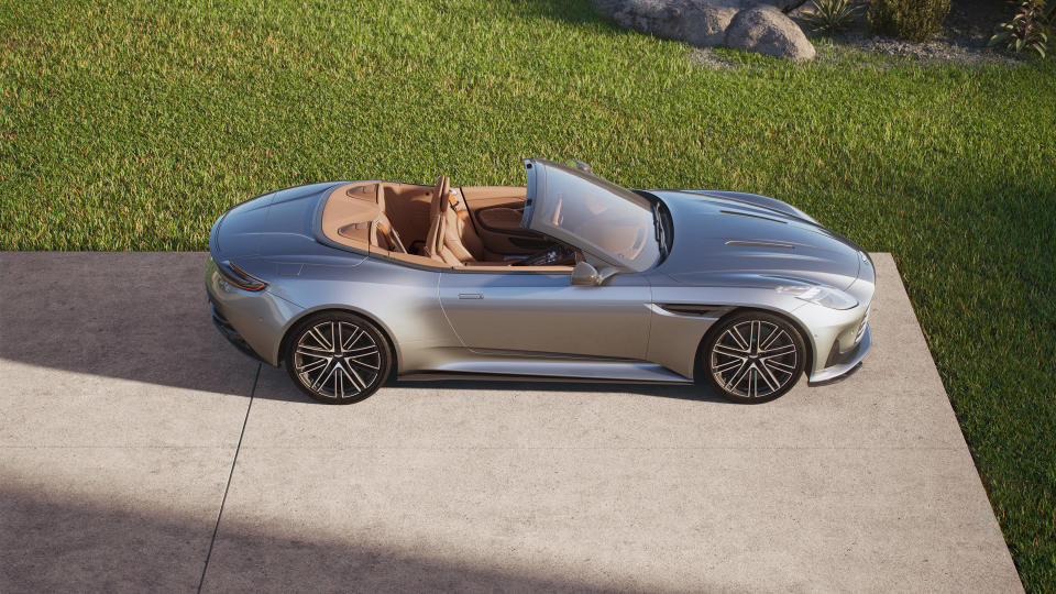 Aston Martin DB12 Volante