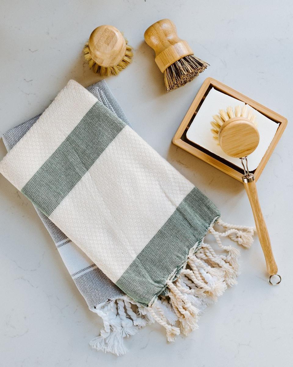 19) Bamboo + Cotton Hand Towel