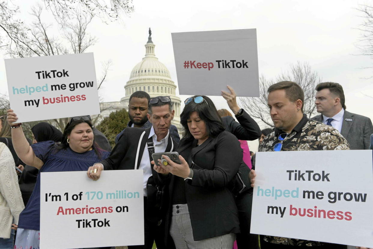 Des créateurs de contenus manifestent à Washington pour défendre TikTok, menacé d'interdiction, le 13 mars 2024.  - Credit:Lenin Nolly/Sipa