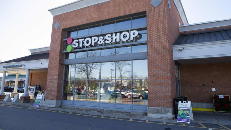 Stop & Shop brick storefront