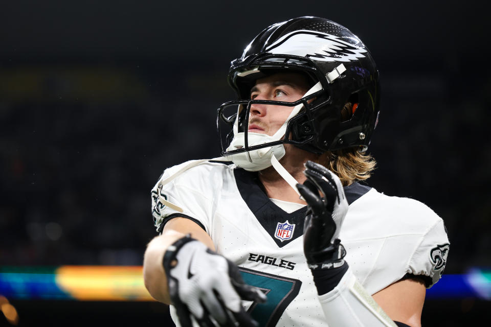 SÃO PAULO, BRAZIL - SEPTEMBER 6: Quarterback Kenny Pickett #7 of the Philadelphia Eagles warms up prior to an NFL football game against the Green Bay Packers, at Arena Corinthians on September 6, 2024 in Sao Paulo, Brazil. (Photo by Brooke Sutton/Getty Images)