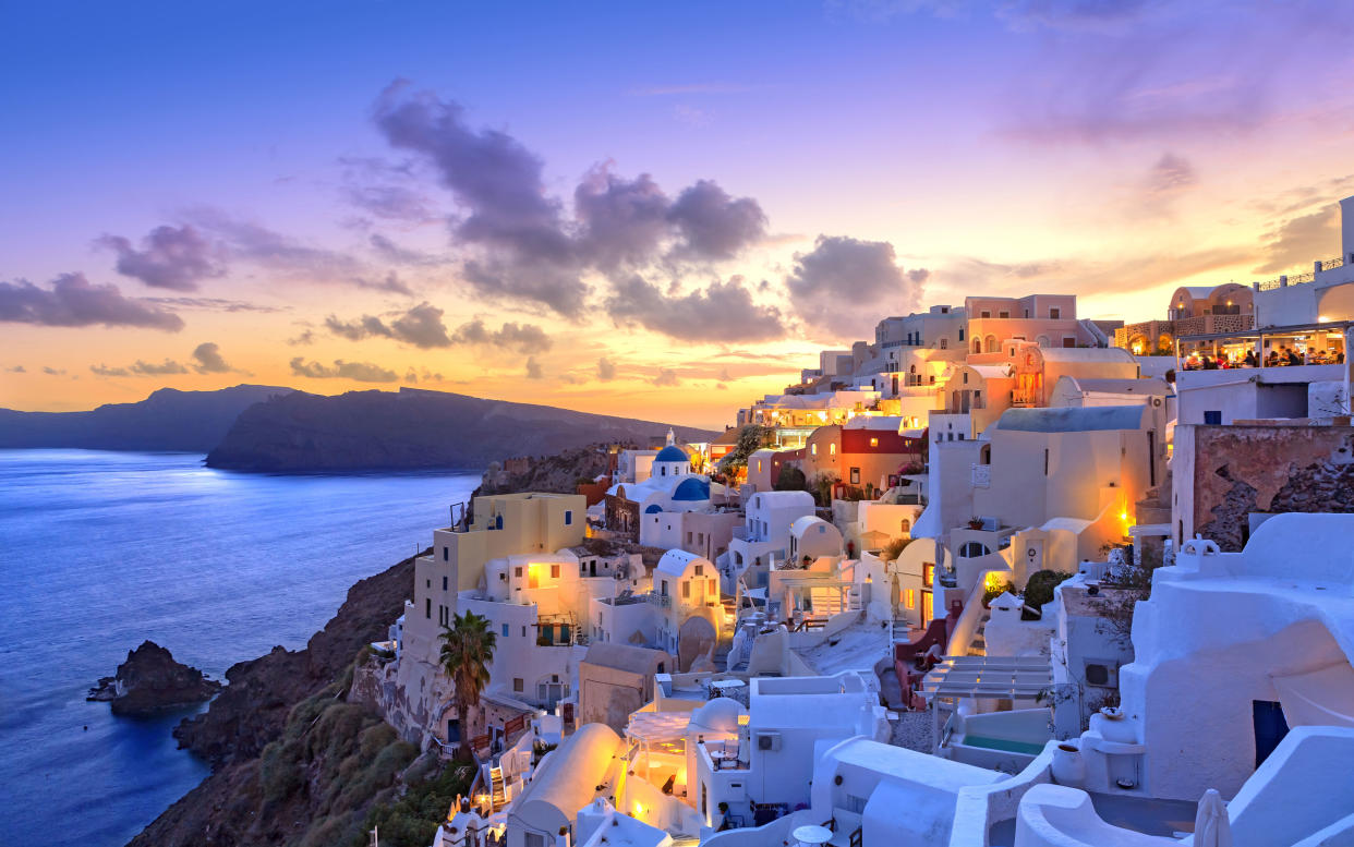 Looks idyllic, but Santorini's air quality has been slammed in a new report - Grafissimo