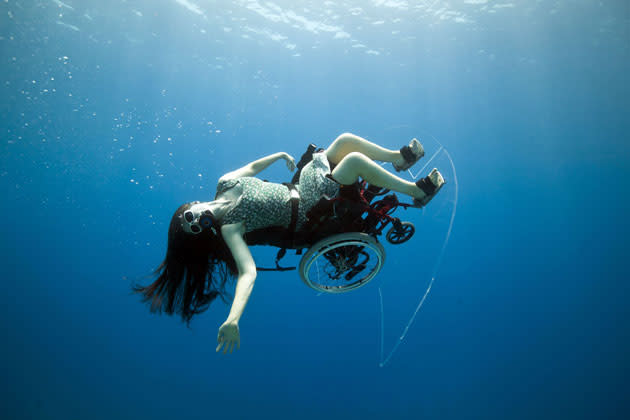 Im Rahmen der Paralympics zeigte Austin eine Serie ihrer Unterwasser-Kunst „Creating the Spectacle!“.