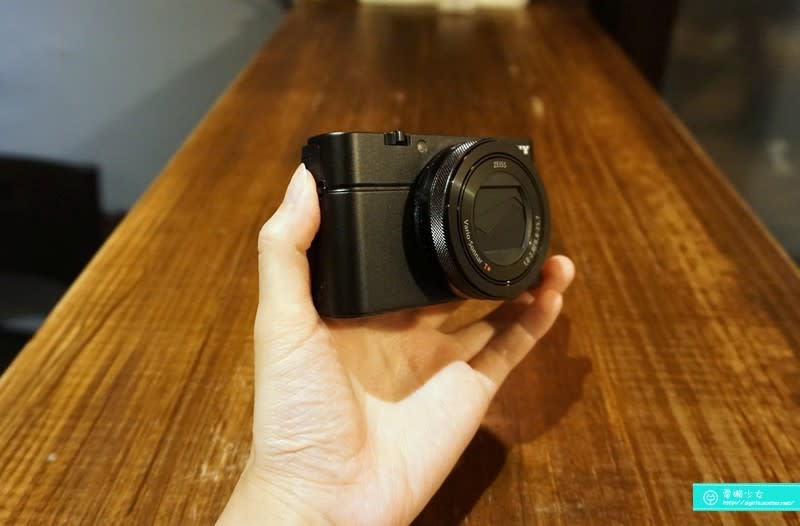 [評測] 技術密度攻頂之隨身相機SONY『RX100 IV』 ：4K影片也能錄!!