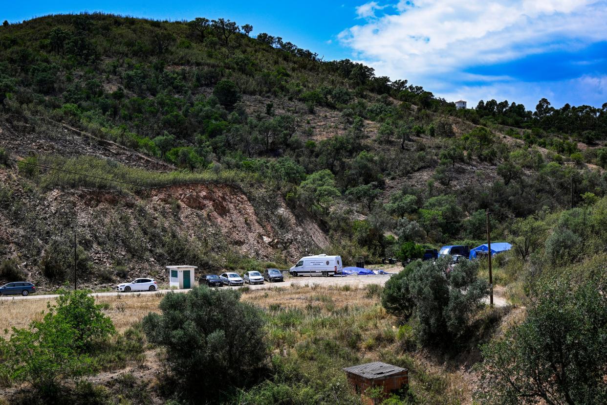 Portuguese police search the remote Barragem do Arade reservoir in the Algarve, Portugal (Getty Images)