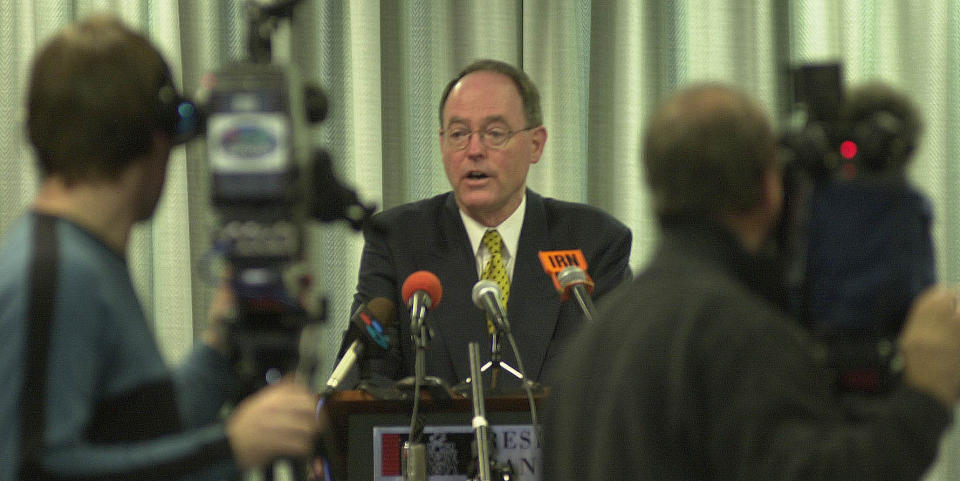 WELLINGTON, NEW ZEALAND - MAY 17:  Dr Don Brash, Governor of The Reserve Bank Of New Zealand announces the increase of the official cash rates.  (Photo by Robert Patterson/Getty Images)