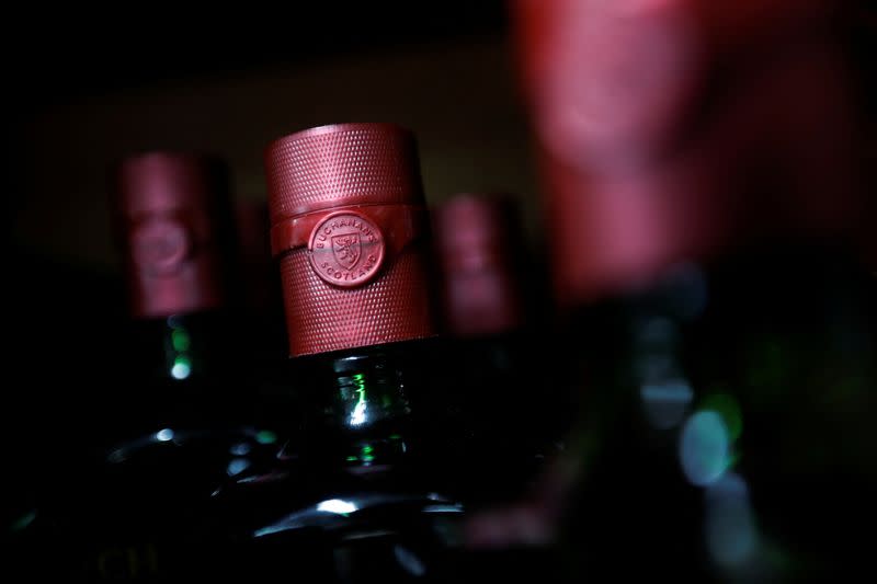 Botellas de whisky Buchanan's en una licorería que vende whiskies y otros licores distribuidos por Diageo, en Ciudad de México