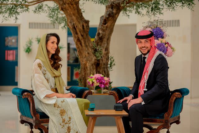 <p>Royal Hashemite Court/picture-alliance/dpa/AP </p> Photo of Princess Rajwa and Crown Prince Hussein