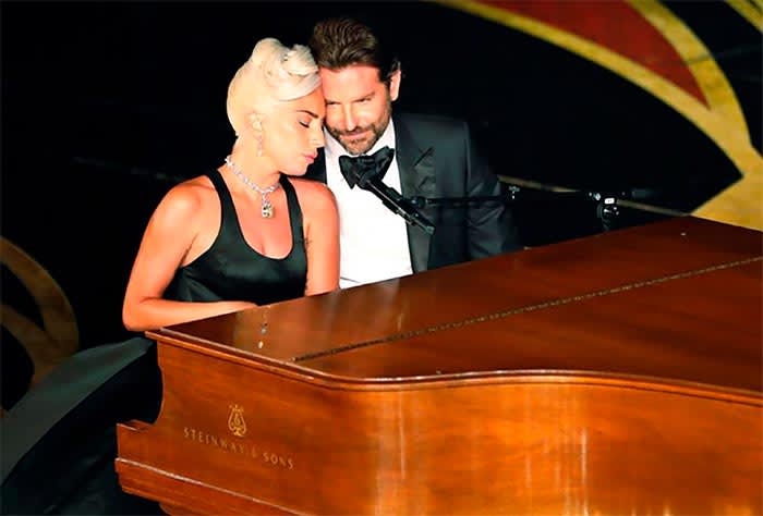 Lady Gaga y Bradley Cooper en los Oscar