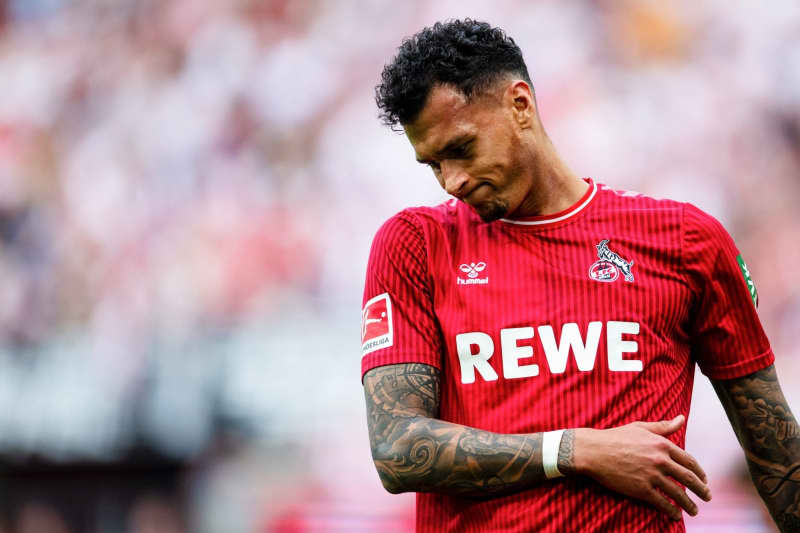 Cologne's Davie Selke reacts after missing a scoring chance during the German Bundesliga soccer match between 1.FC Cologne and VfL Bochum. Selke has broken his left foot again and will miss the remaining season matches of the relegation threatened Bundesliga club. Marius Becker/dpa
