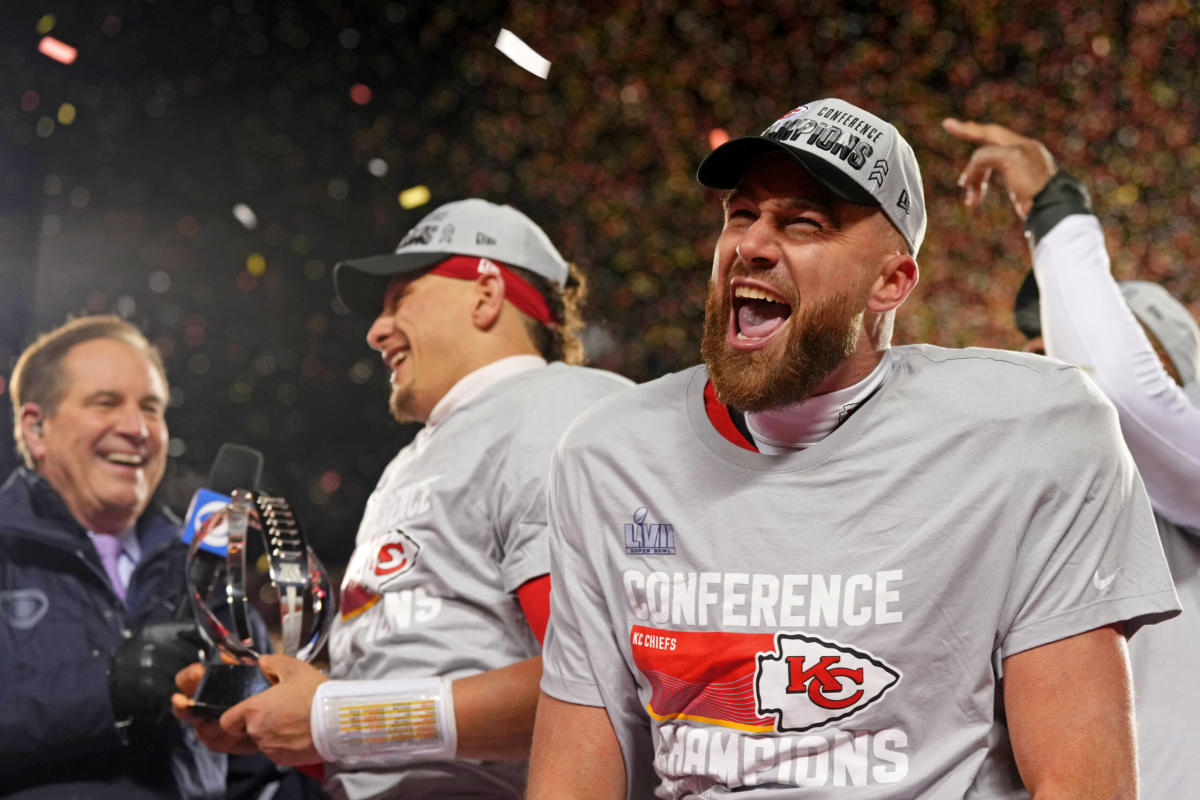 Super Bowl 2020: Chiefs' Travis Kelce gives power-packed parade