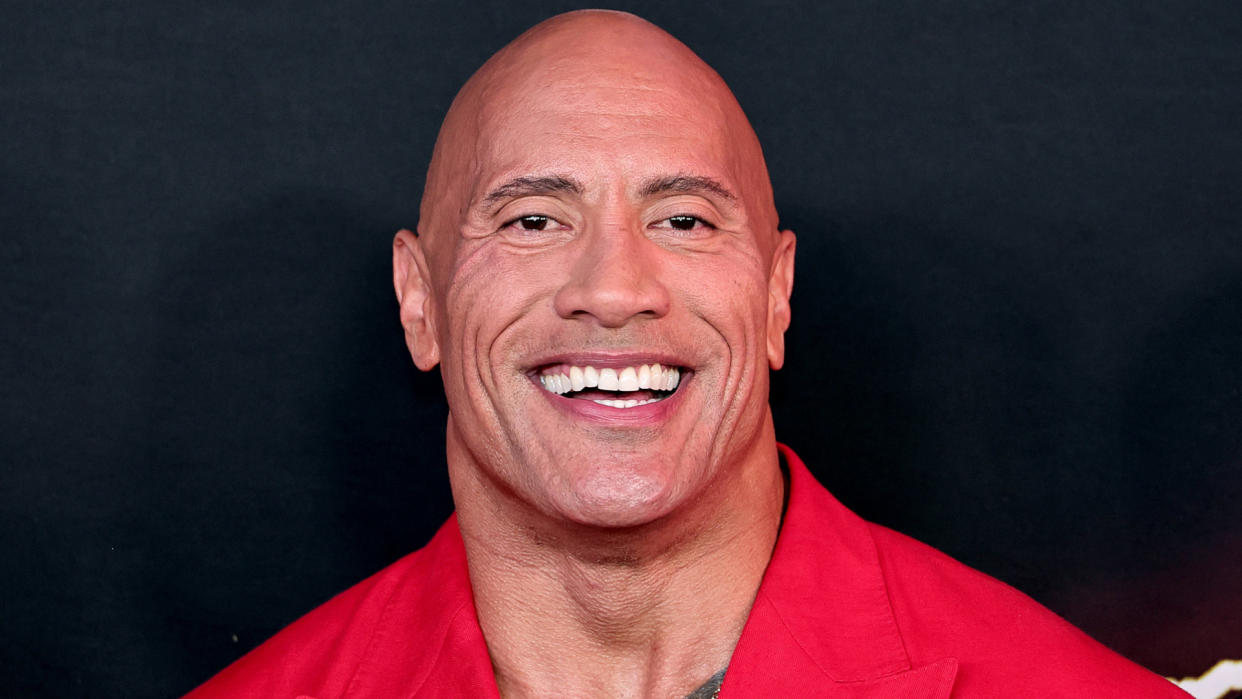  Dwayne Johnson smiling 