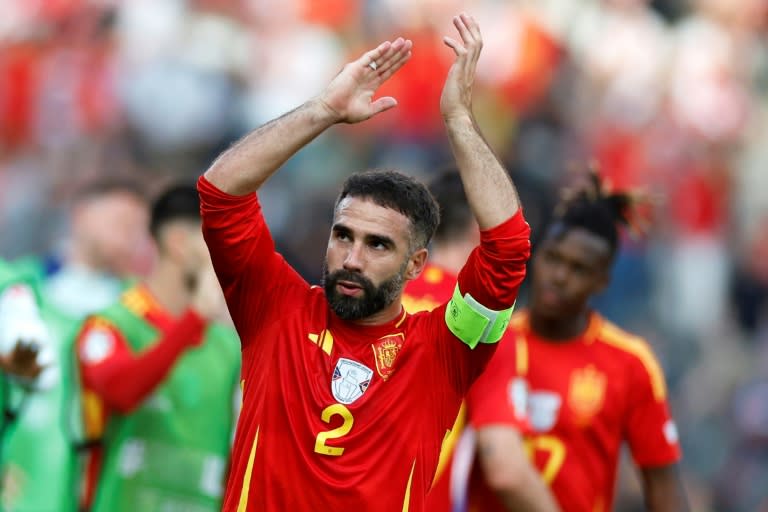 El jugador español Dani Carvajal celebra el triunfo 3-0 ante Croacia, el 15 de junio en Berlín, en partido de la Eurocopa (Odd ANDERSEN)